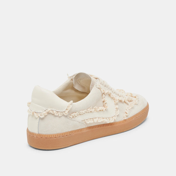 notice lace sneaker