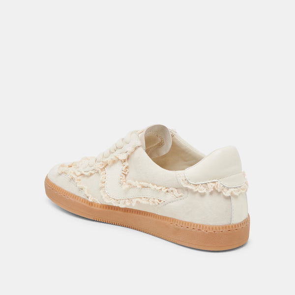 notice lace sneaker