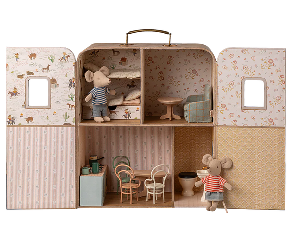 suitcasa mouse house