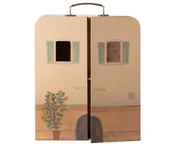 suitcasa mouse house