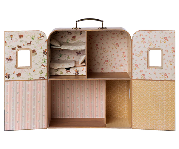 suitcasa mouse house