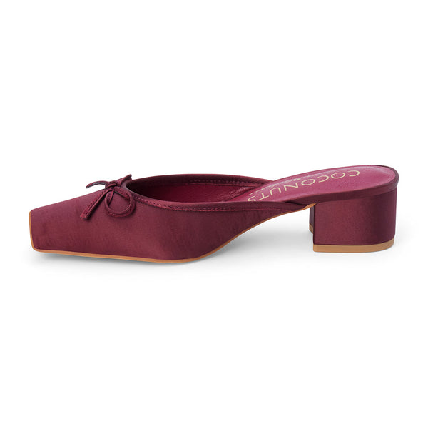 geneva heeled mule