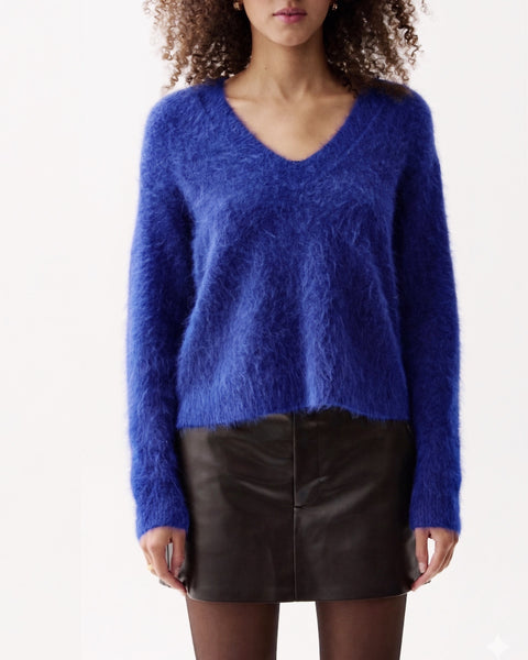 kit v-neck pullover