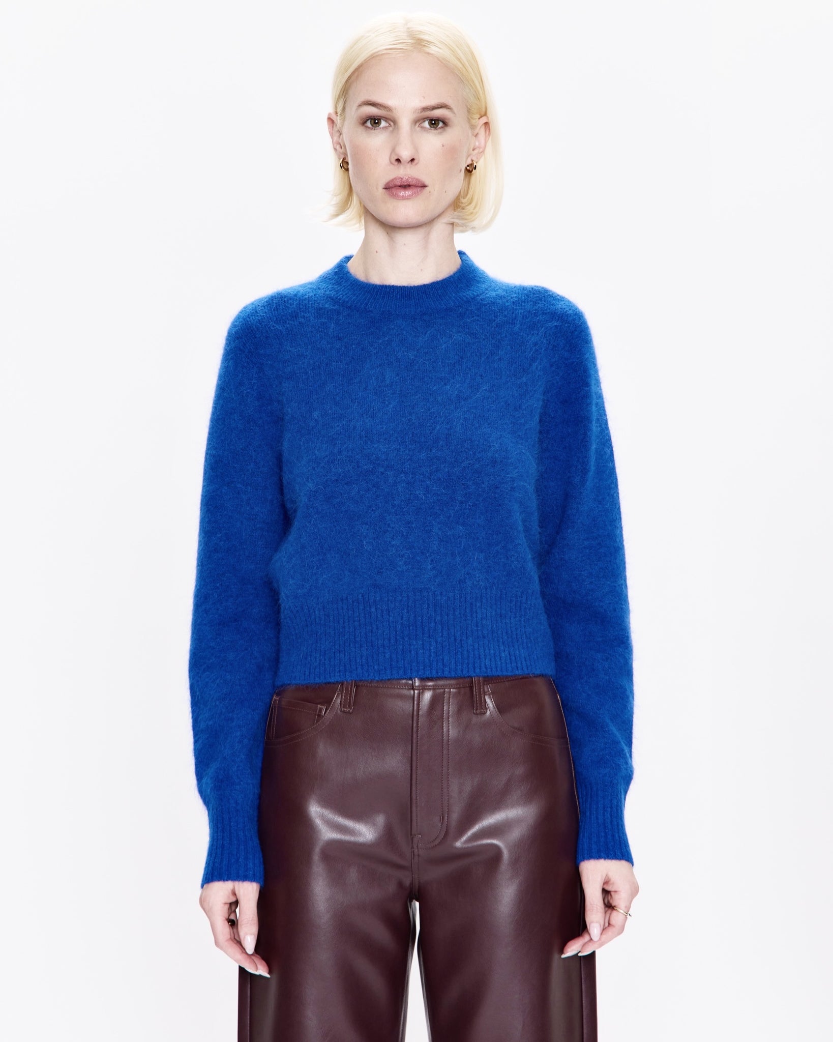 sara shrunken sweater