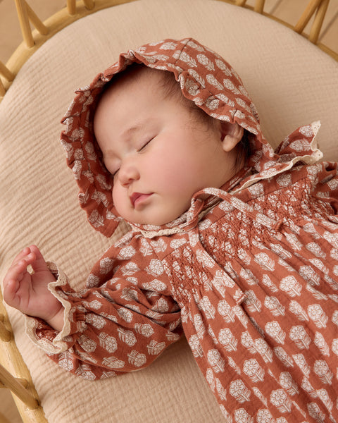 woven ruffle bonnet
