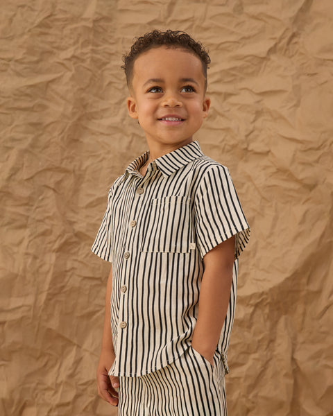 collared short sleeve shirt