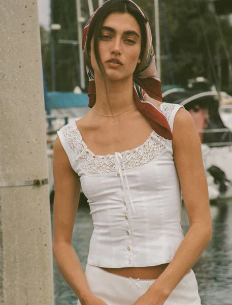 decolletage top