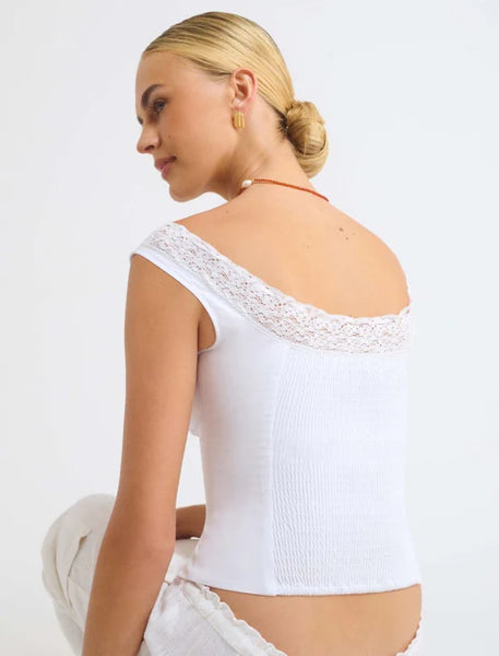 decolletage top