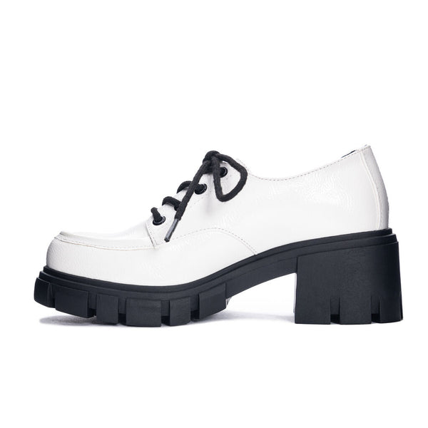 noyz patent loafers